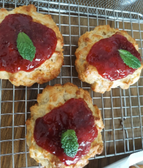 STRAWBERRY SCONE